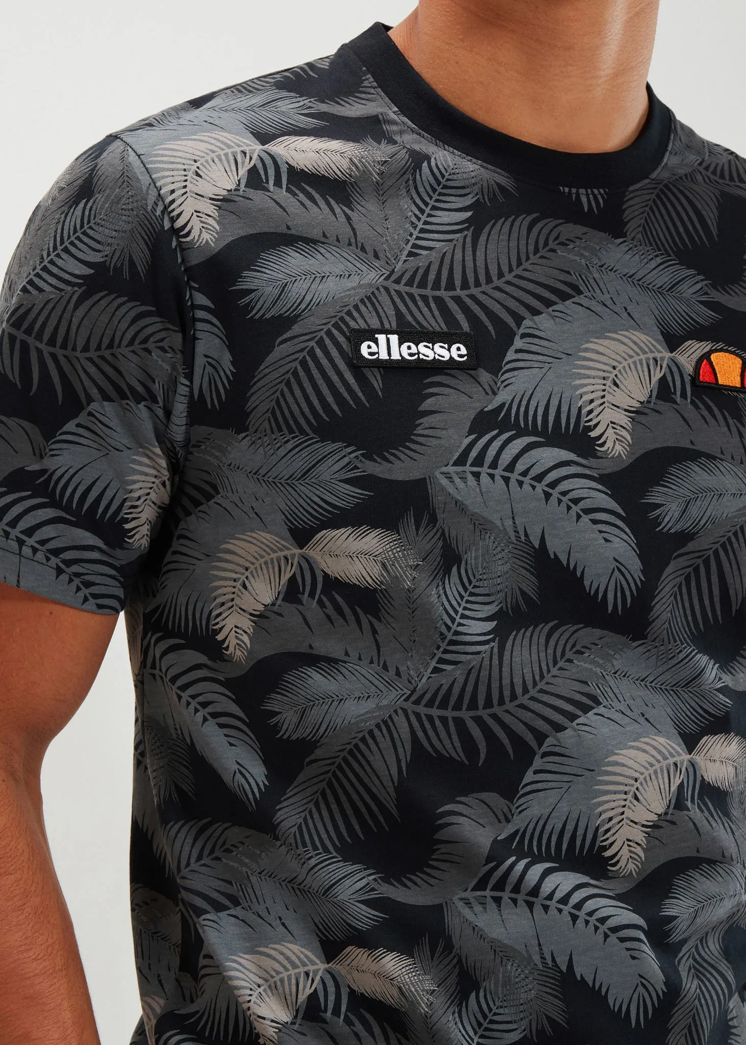 Cristia tee - black