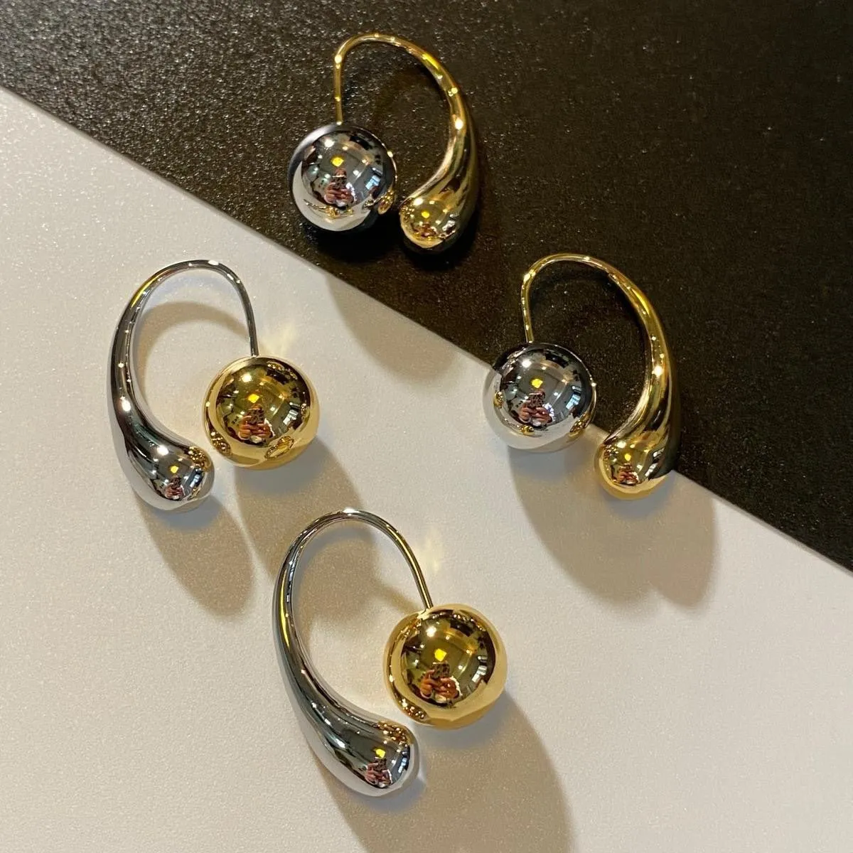 Drop it | Two Toned Hoop Earrings