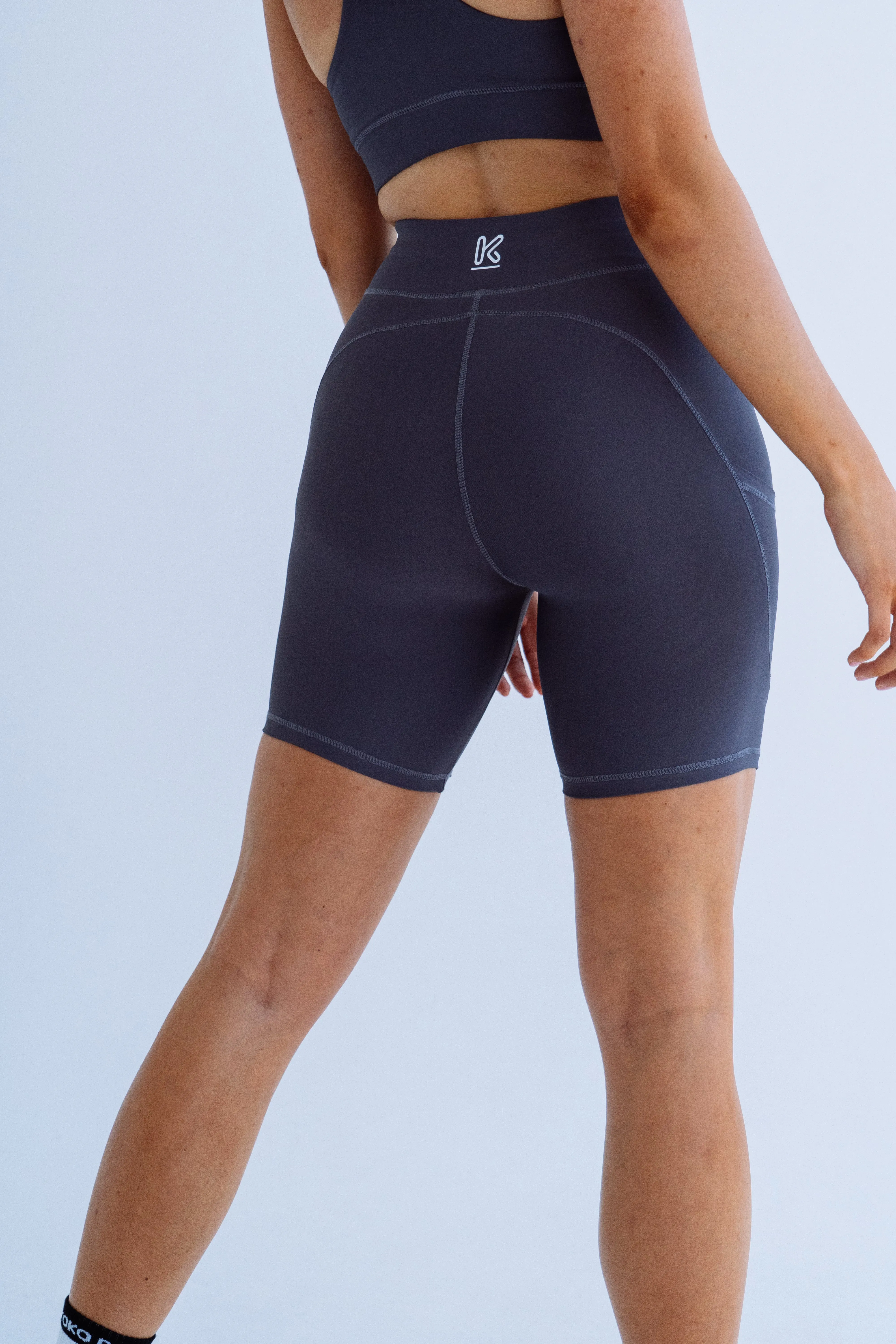 GAME CHANGER Graphite grey Shorty Shorts
