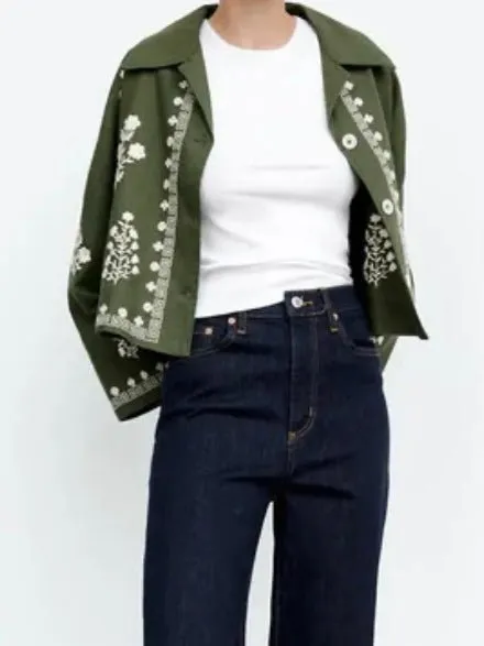 Green flowers embroidery light jacket