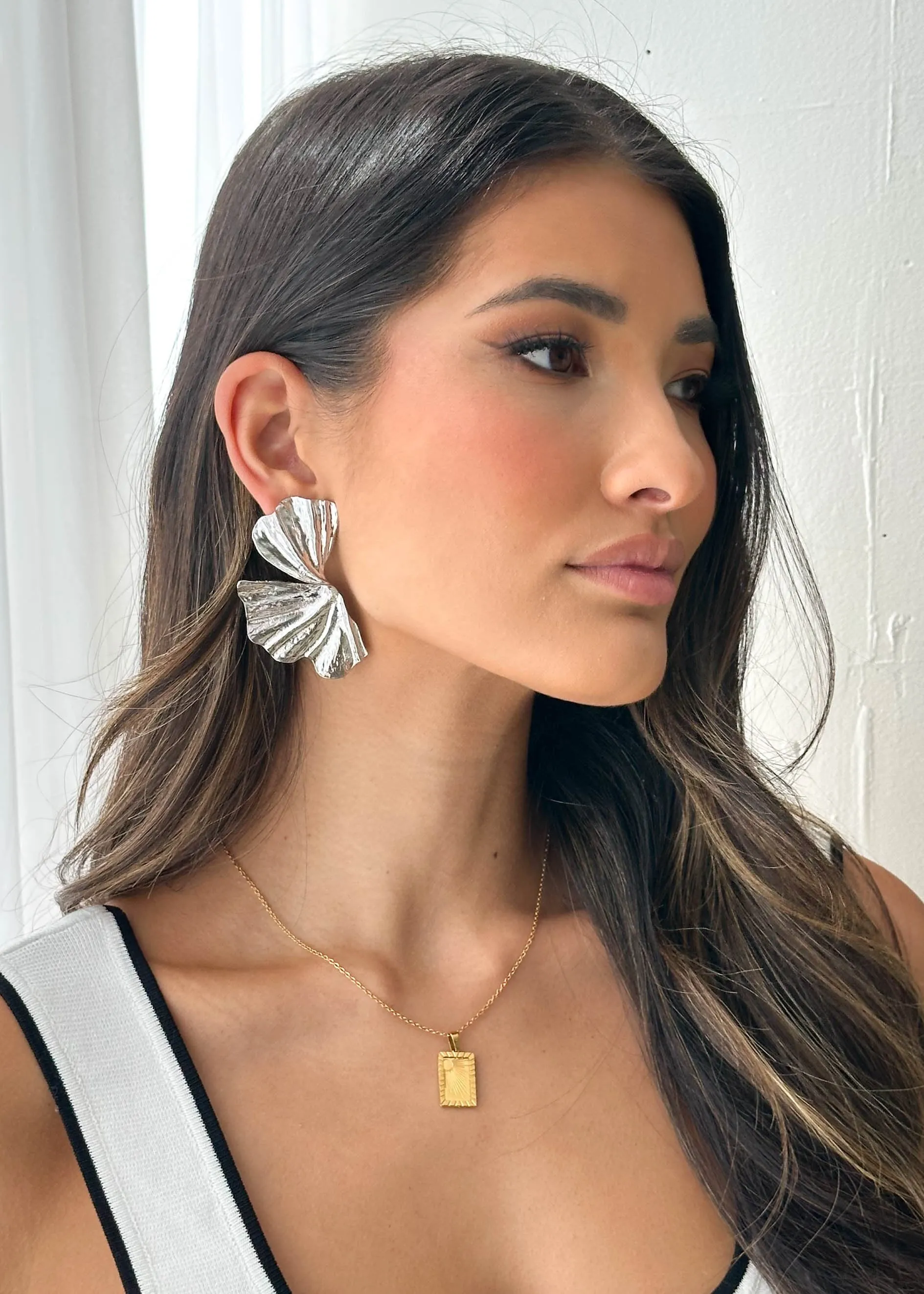 Pelto Earrings - Silver
