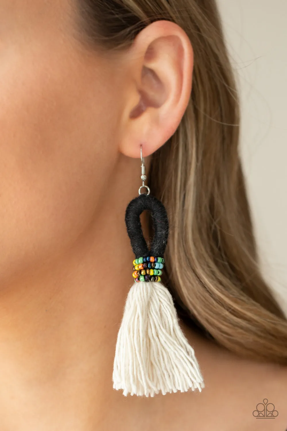 The Dustup Black-Earrings