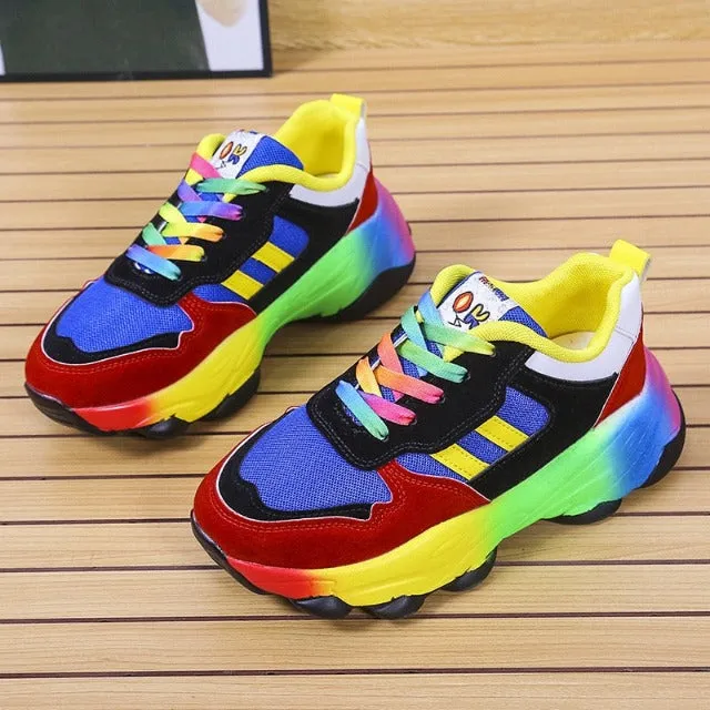 Women's round toe sneakers