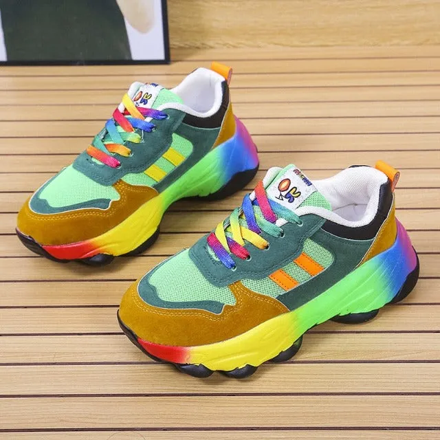 Women's round toe sneakers